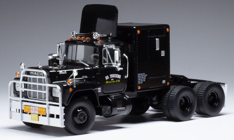 Mack R-Series Black 1966 w/Rear Cabin - John Ayrey Die Casts